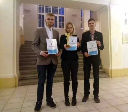 English College Open turnīra uzvarētāji . / Foto: Latvijas Debašu asociācija "QUO tu domā?"